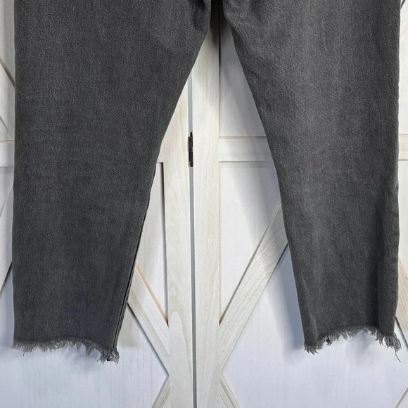 Frame Le Original Distressed Raw Edge Cropped Jeans in Acera Chew - Picture 9 of 10